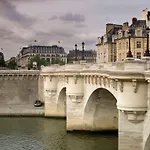 Ibis Canal Saint Martin Paris