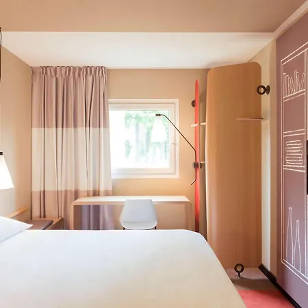 Ibis Canal Saint Martin 3* Parigi