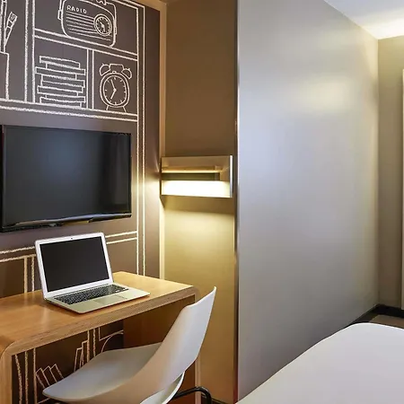 Ibis Canal Saint Martin Parigi