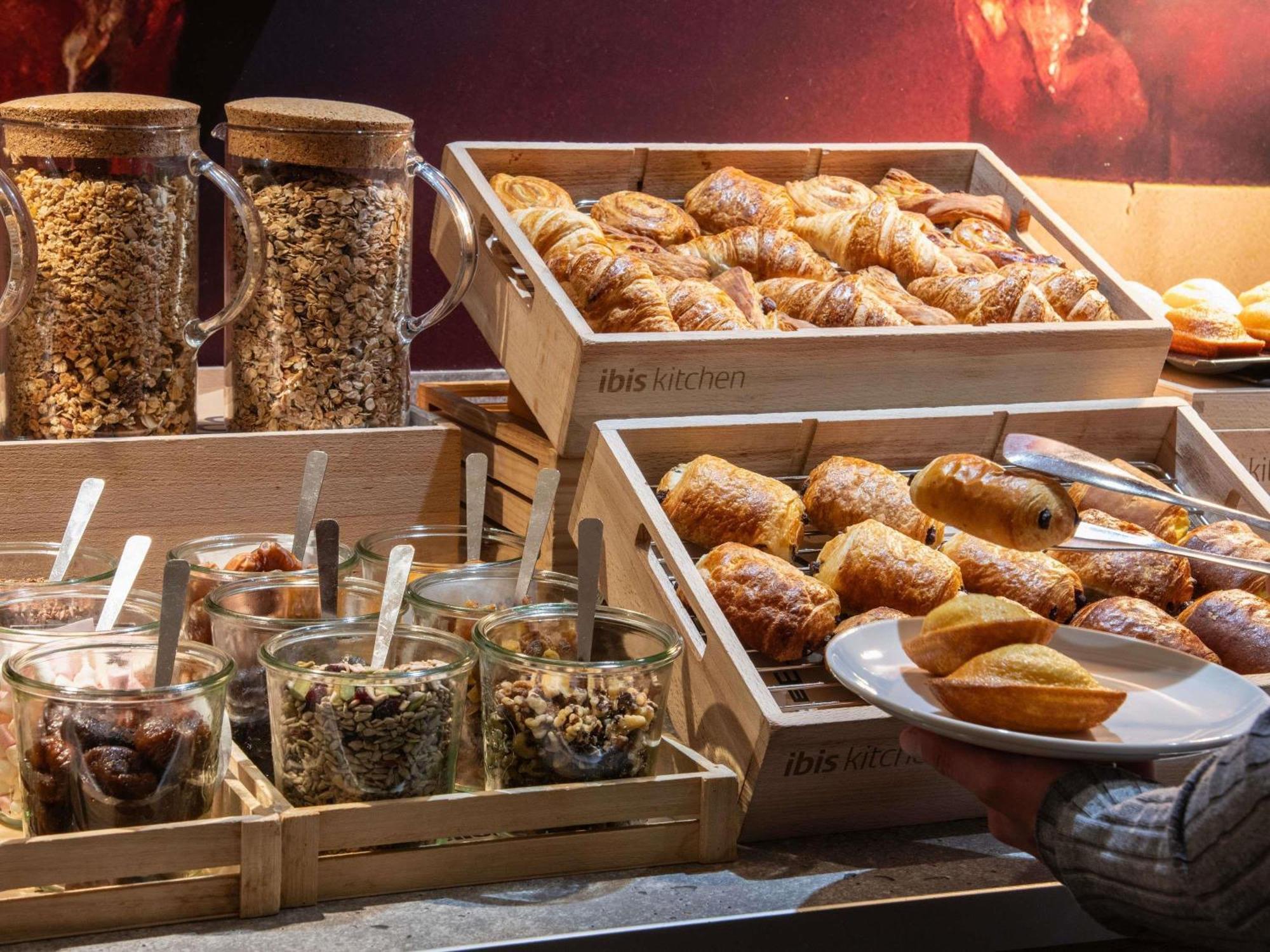 Ibis Canal Saint Martin Hotel Paris