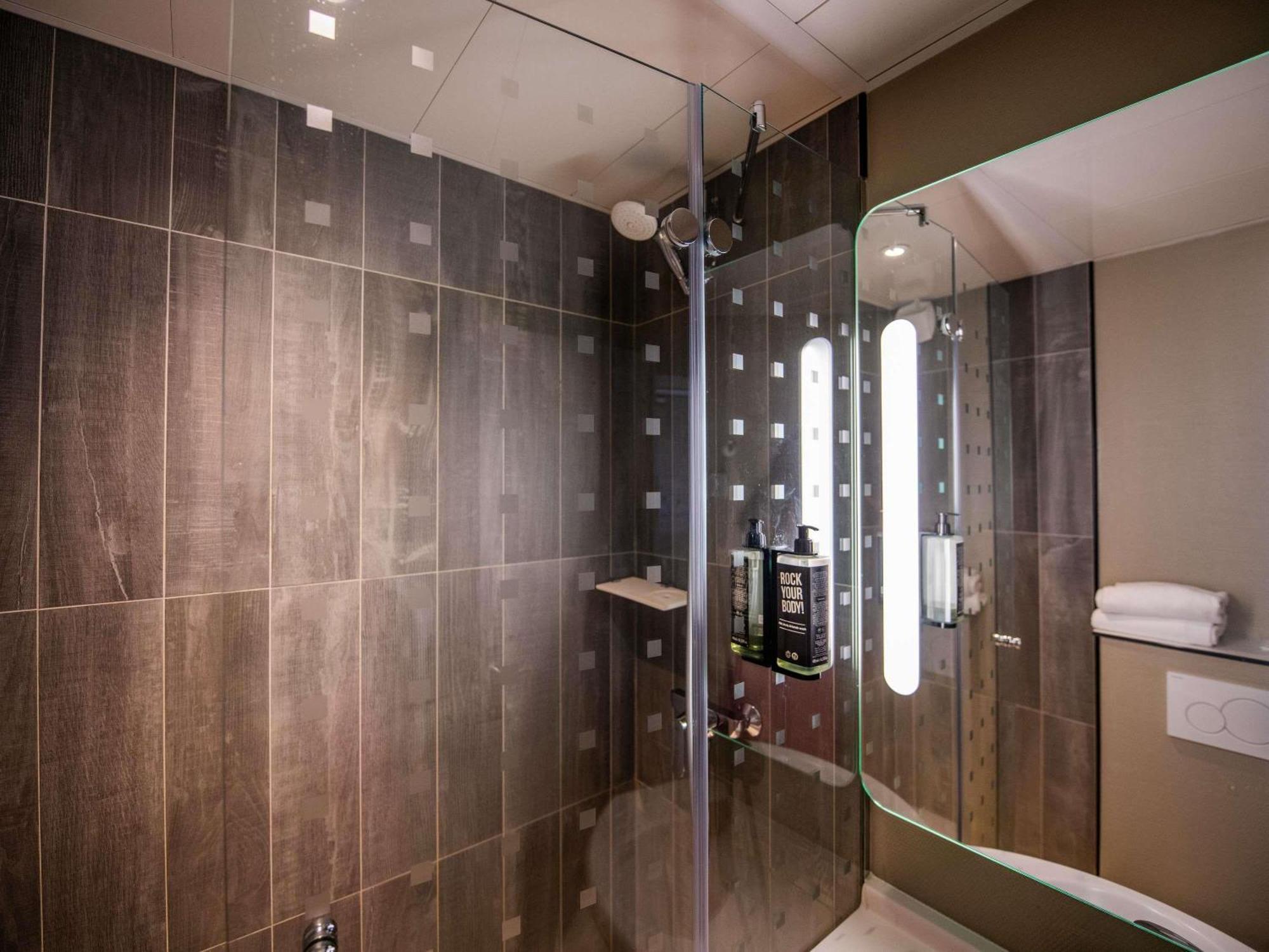 Ibis Canal Saint Martin Hotel 3*