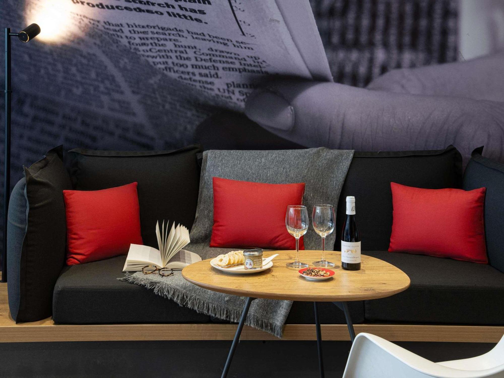 Ibis Canal Saint Martin 3*