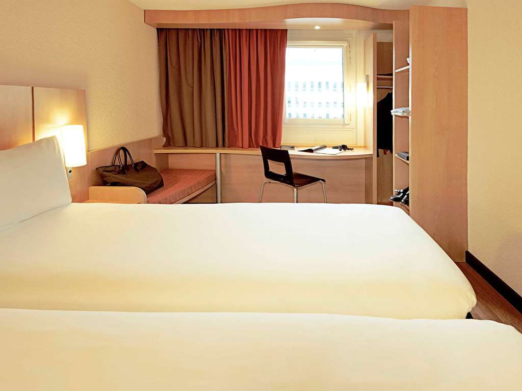 Ibis Canal Saint Martin Parigi